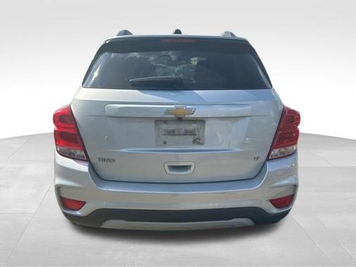 Silver Ice Metallic 2020 Chevrolet Trax LT