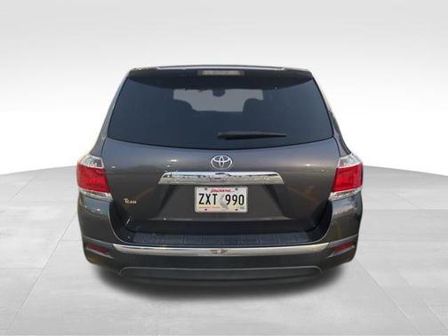 2013 Toyota Highlander SE