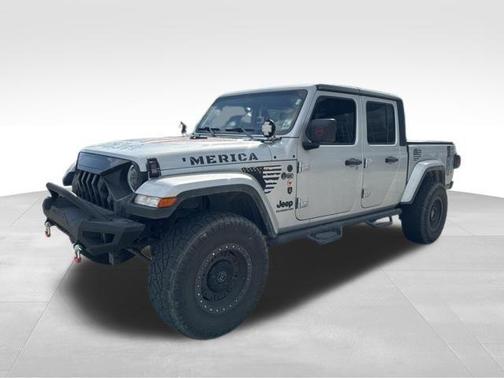 Silver Zynith Clearcoat 2022 Jeep Gladiator Sport S