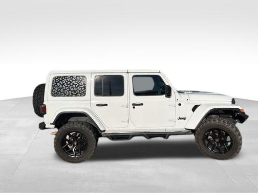 2023 Jeep Wrangler 4-Door Sahara Altitude 4x4