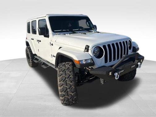 2023 Jeep Wrangler 4-Door Sahara Altitude 4x4