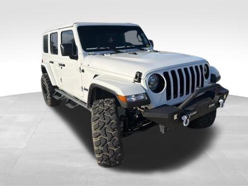 2023 Jeep Wrangler 4-Door Sahara Altitude 4x4