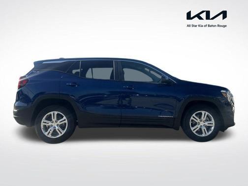 Marine Metallic 2022 GMC Terrain SLE