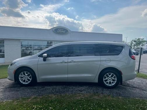 2017 Chrysler Pacifica Touring