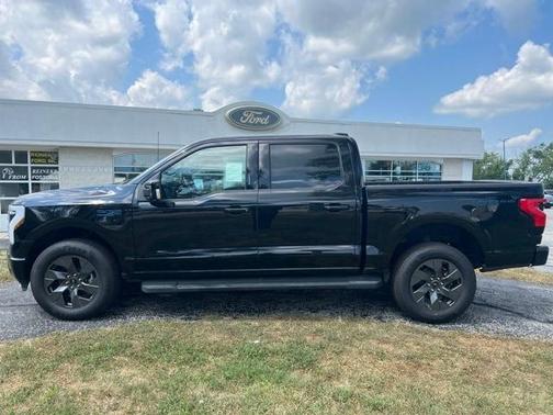 2025 Ford F-150 Lightning LARIAT