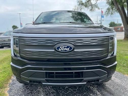 2025 Ford F-150 Lightning LARIAT