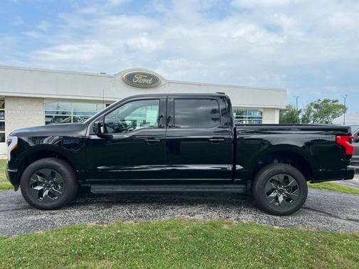 2025 Ford F-150 Lightning LARIAT