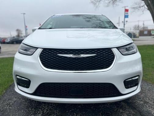 2022 Chrysler Pacifica Hybrid Touring L