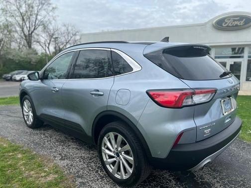 2022 Ford Escape Titanium