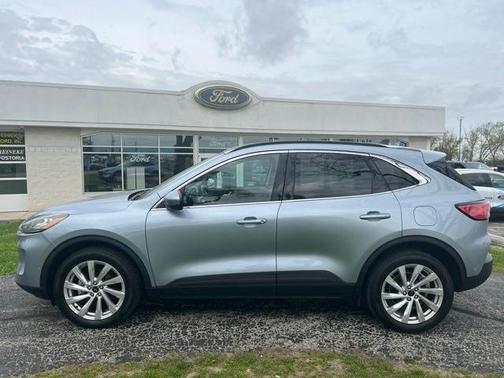 2022 Ford Escape Titanium