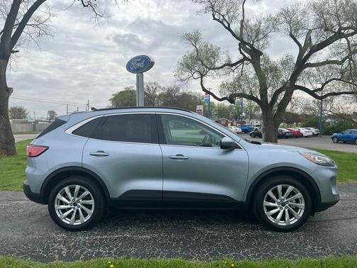 2022 Ford Escape Titanium