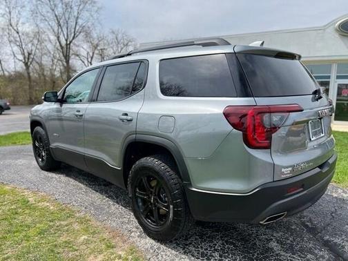 2023 GMC Acadia AT4