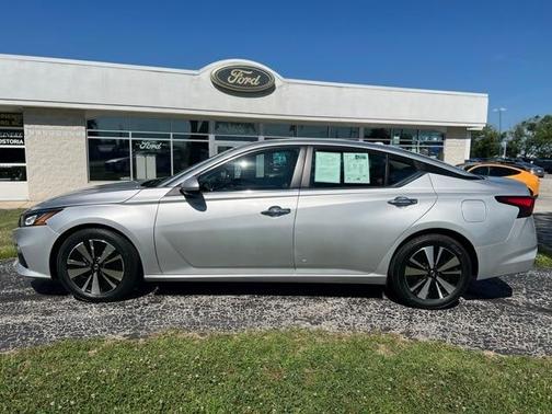 2022 Nissan Altima 2.5 SV