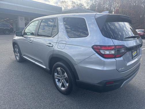 2023 Honda Pilot AWD EX-L 8 Passenger