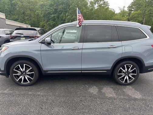 2022 Honda Pilot Touring 8-Passenger