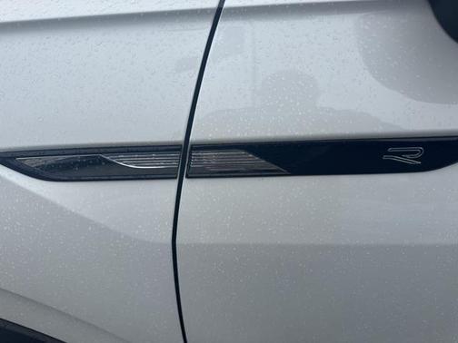 2022 Volkswagen Tiguan 2.0T SEL R-Line 4MOTION