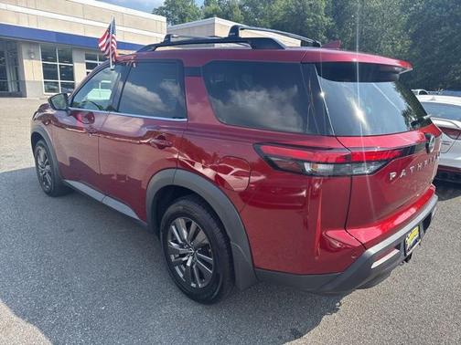 2022 Nissan Pathfinder SV 4WD