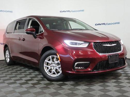 2023 Chrysler Pacifica Touring-L