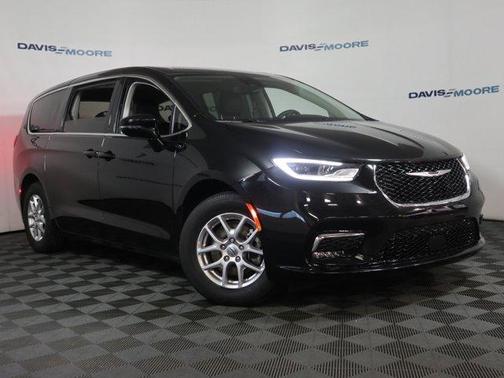 2024 Chrysler Pacifica Touring-L