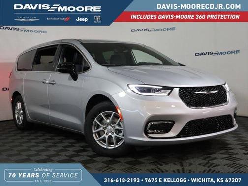 Silver Mist Clearcoat 2026 Chrysler Pacifica Select