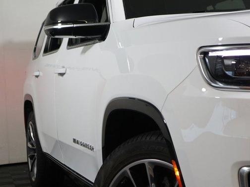 Bright White Clearcoat 2025 Jeep Wagoneer Series III