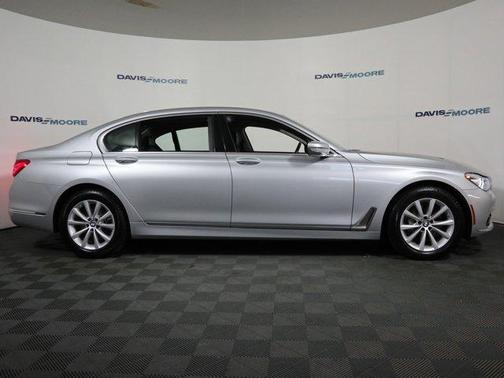2018 BMW 740 i