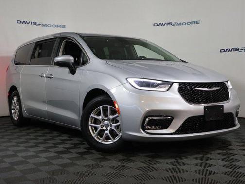 2023 Chrysler Pacifica Touring-L