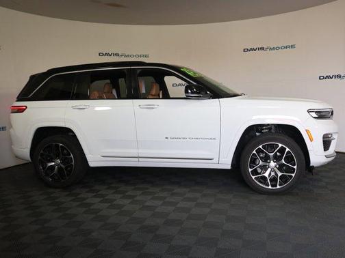 2025 Jeep Grand Cherokee Summit
