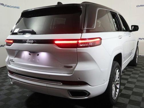 2025 Jeep Grand Cherokee Summit