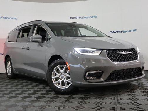 2022 Chrysler Pacifica Touring-L