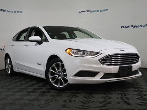 2017 Ford Fusion Hybrid SE