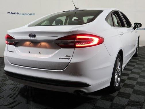 2017 Ford Fusion Hybrid SE