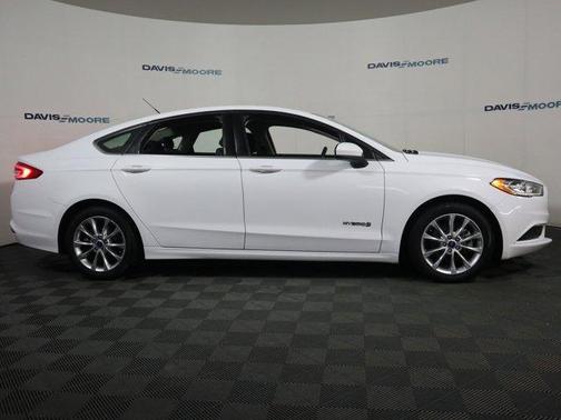 2017 Ford Fusion Hybrid SE