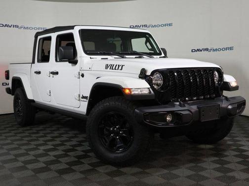 2022 Jeep Gladiator Sport