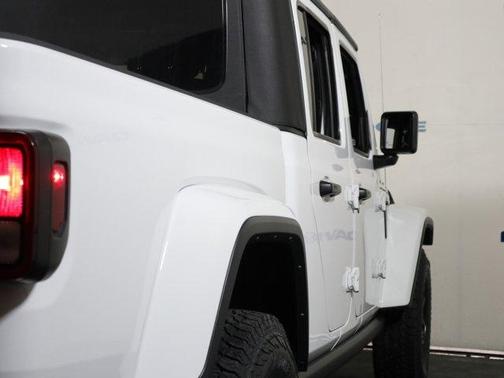 2022 Jeep Gladiator Sport