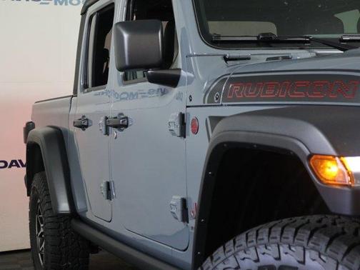 Anvil Clearcoat 2026 Jeep Gladiator Shadow Ops