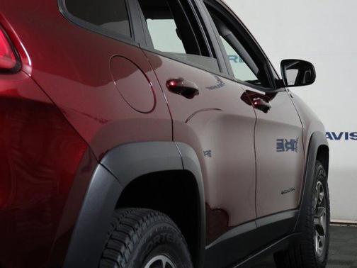 Velvet Red Pearlcoat 2020 Jeep Cherokee Trailhawk