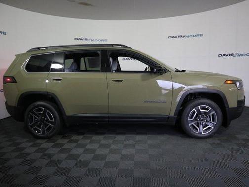 41 2026 Jeep Cherokee LAREDO/LIMITED