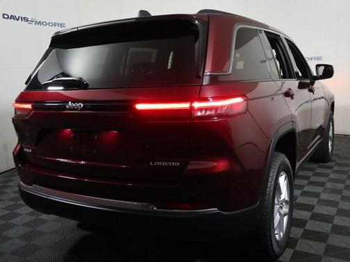 Velvet Red Pearlcoat 2026 Jeep Grand Cherokee Laredo