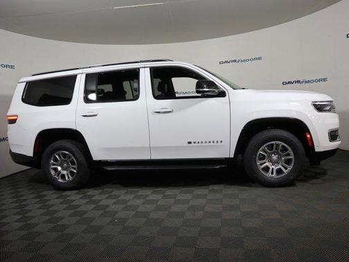 2024 Jeep Wagoneer Base