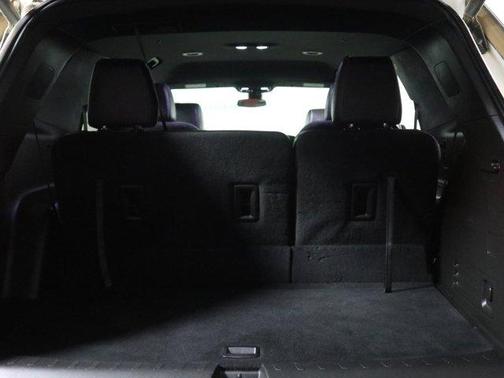 Summit White 2023 Chevrolet Traverse LT Leather