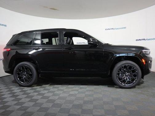 2025 Jeep Grand Cherokee Summit