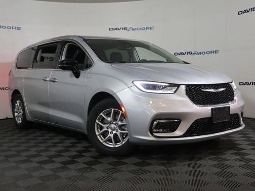 2024 Chrysler Pacifica Touring-L