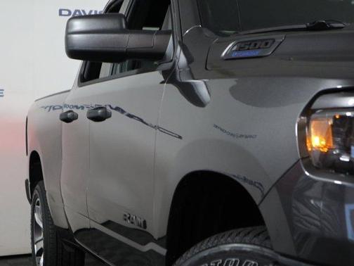Granite Crystal Clearcoat Metallic 2026 RAM 1500 Express