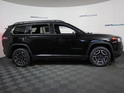 Diamond Black 2026 Jeep Cherokee LAREDO/LIMITED