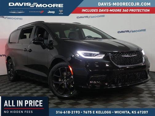 Diamond Black 2026 Chrysler Pacifica Select