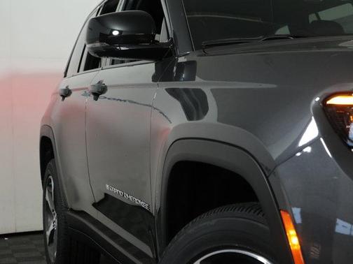 Metallic 2026 Jeep Grand Cherokee Limited