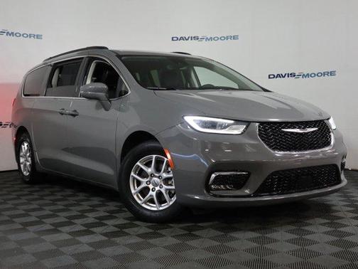 2022 Chrysler Pacifica Touring-L