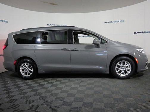 2022 Chrysler Pacifica Touring-L