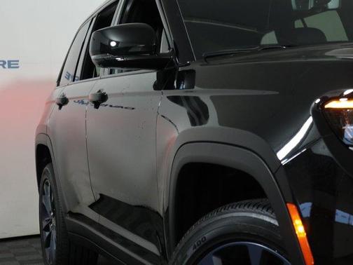 Diamond Black 2026 Jeep Grand Cherokee 85TH ANNIVERSARY EDITION